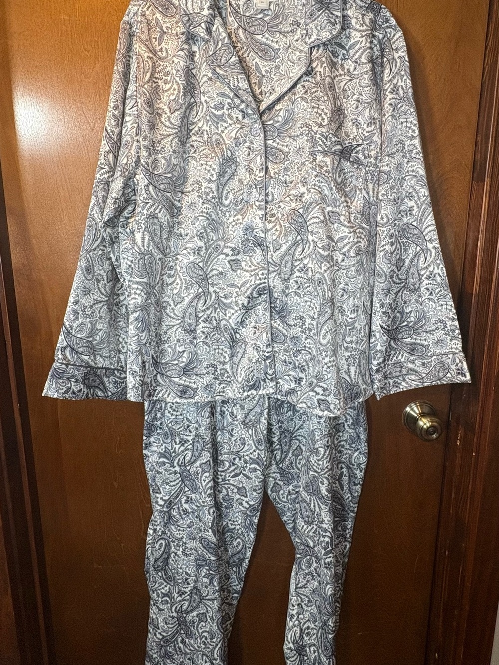 Miss Elaine Paisley Two-Piece Pajama Set - Gray & White